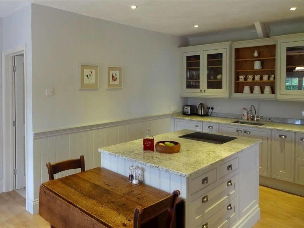 مبيت وإفطار East Pennard Huxham Farmhouse المظهر الخارجي الصورة