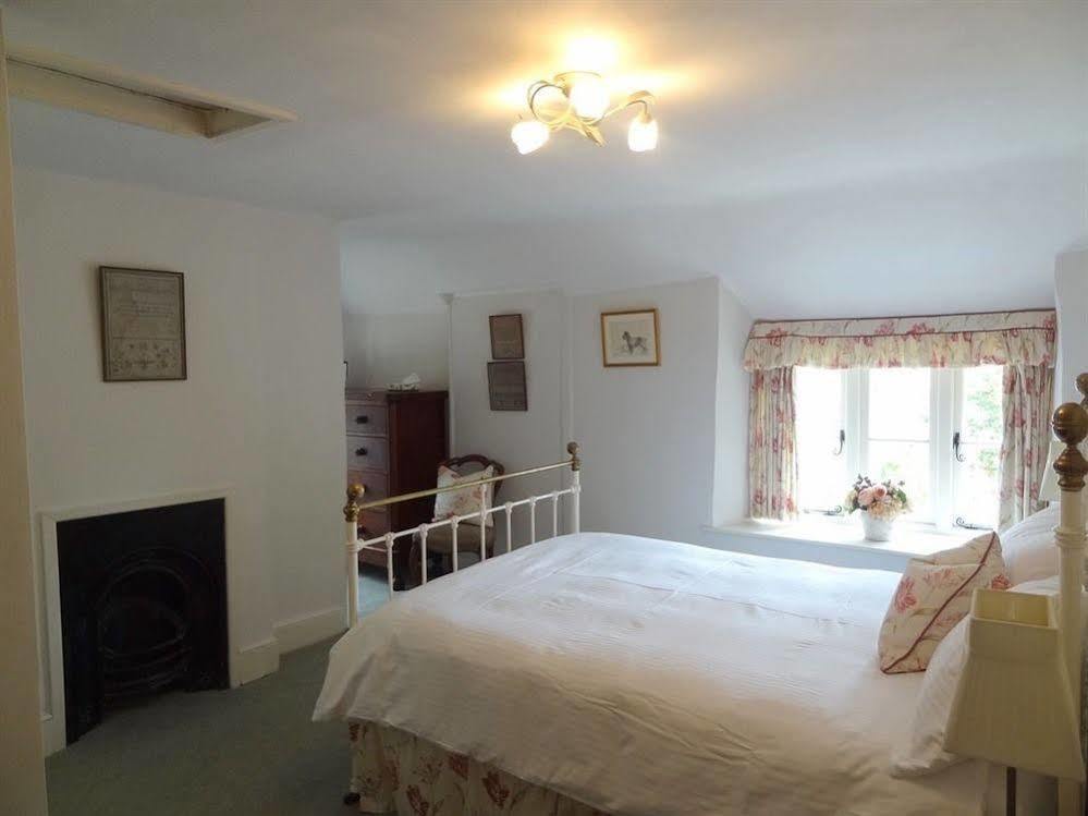مبيت وإفطار East Pennard Huxham Farmhouse المظهر الخارجي الصورة